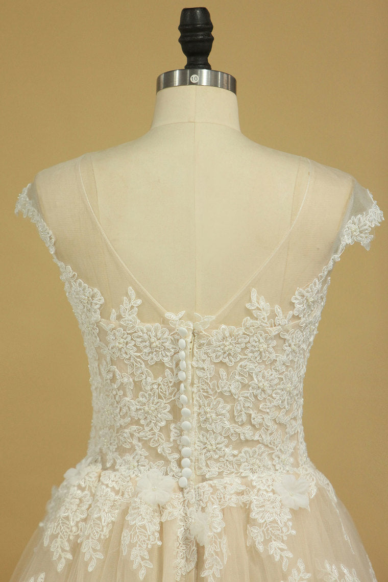 2022 Court Train Scoop  A Line Wedding Dresses Tulle With Applique