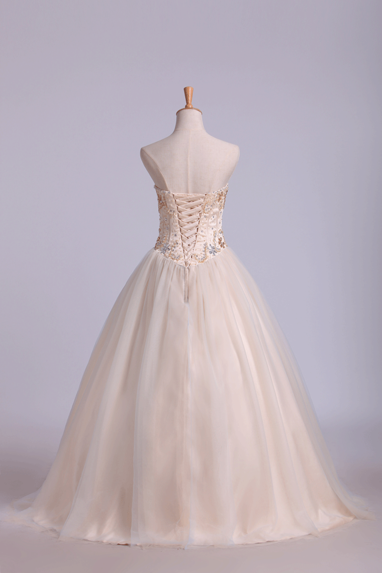 2022 Two-Tone Sweetheart Quinceanera Dresses Ball Gown With Beads Floor-Length