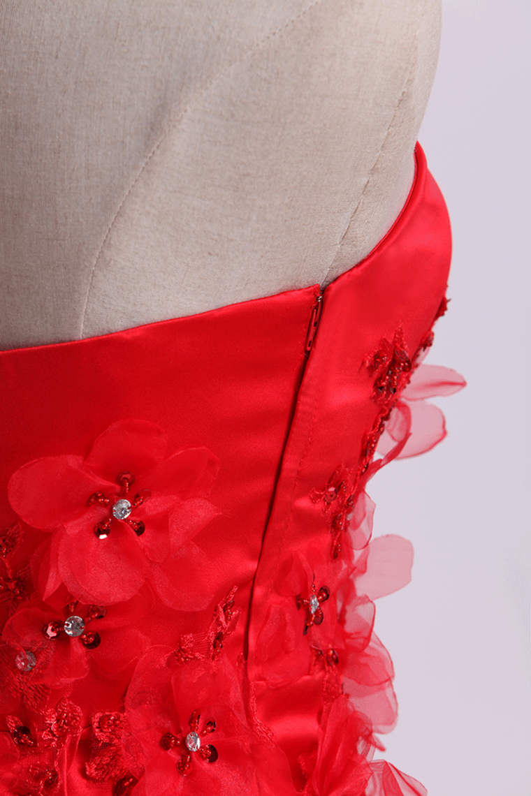 2022 Strapless Prom Dresses Column Sweep Train With Beading