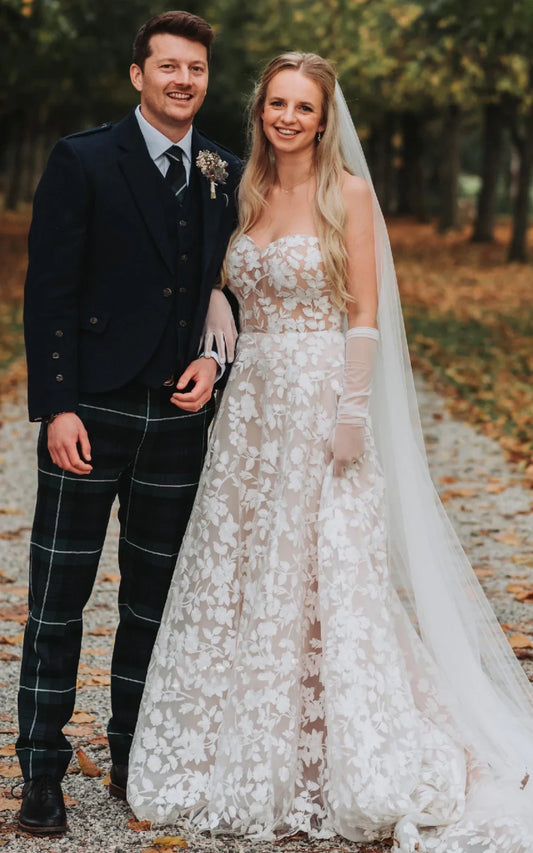 Boho Strapless Garden Marriage Dress A-Line with White Appliques Lace Sweep Train