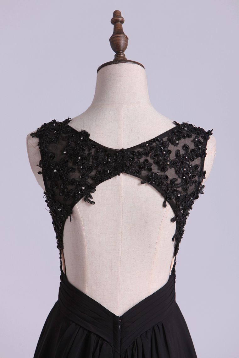 2022 Homecoming Dresses Straps Open Back With Beads & Applique