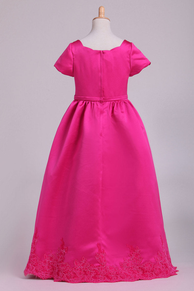 2022 Bateau A Line Flower Girl Dresses Short Sleeves With Applique And Ribbon