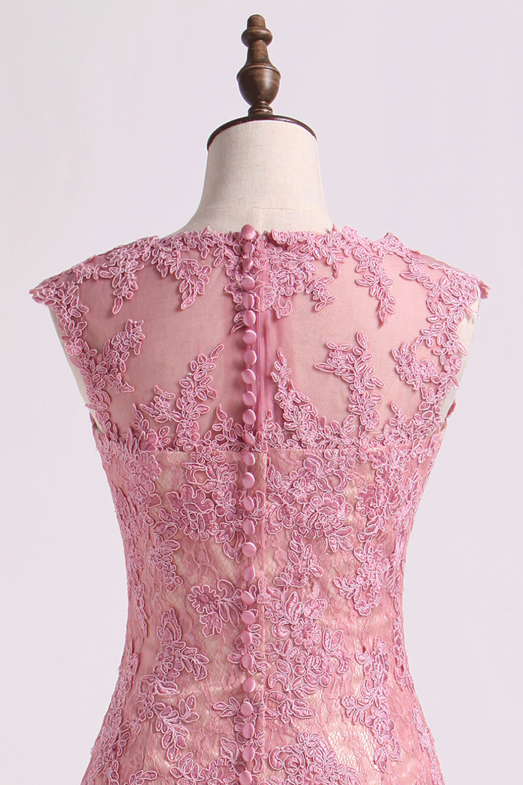 2022 Bateau Evening Dresses Sheath/Column With Applique Lace