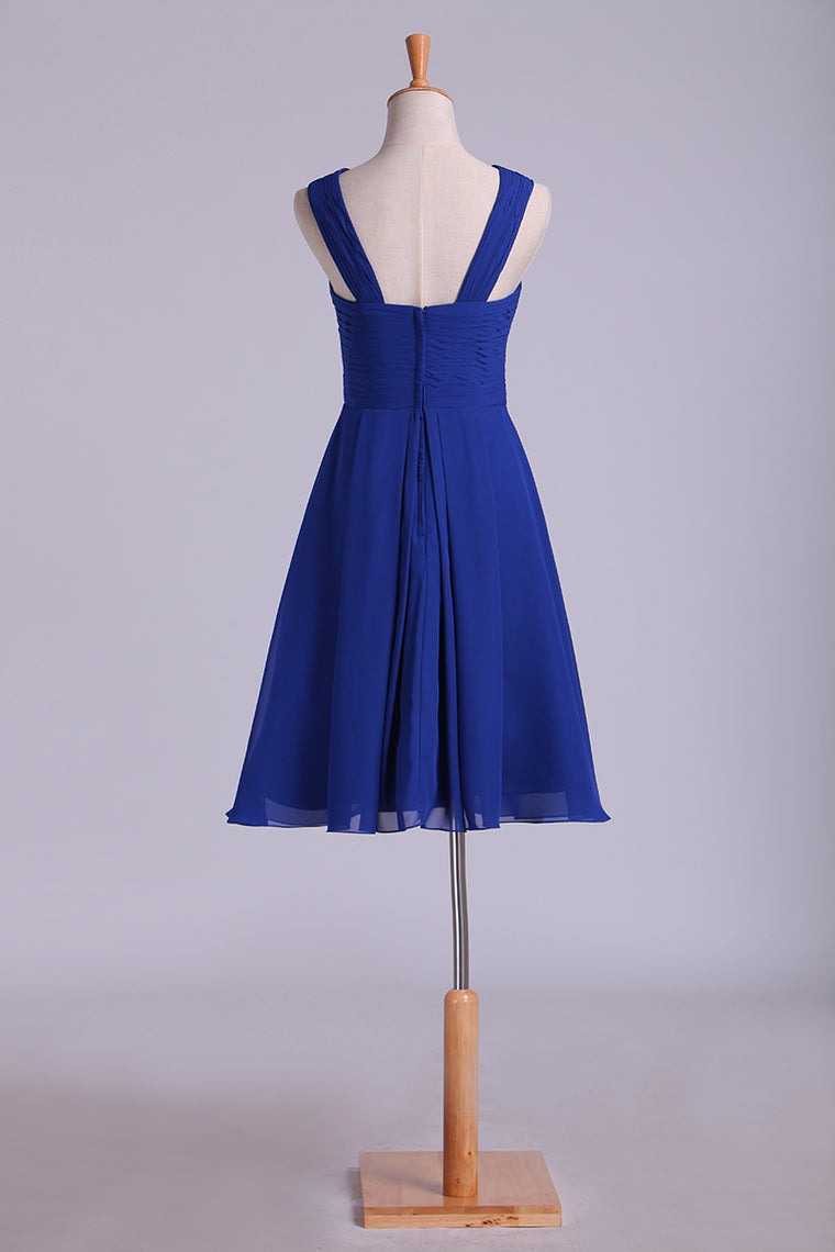 2022 V-Neck Bridesmaid Dresses A Line Knee Length Chiffon Pleated Bodice