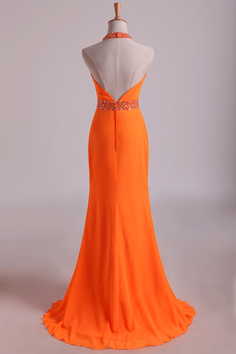 2022 Prom Dresses Halter Sheath Chiffon With Beads And Ruffles Floor Length