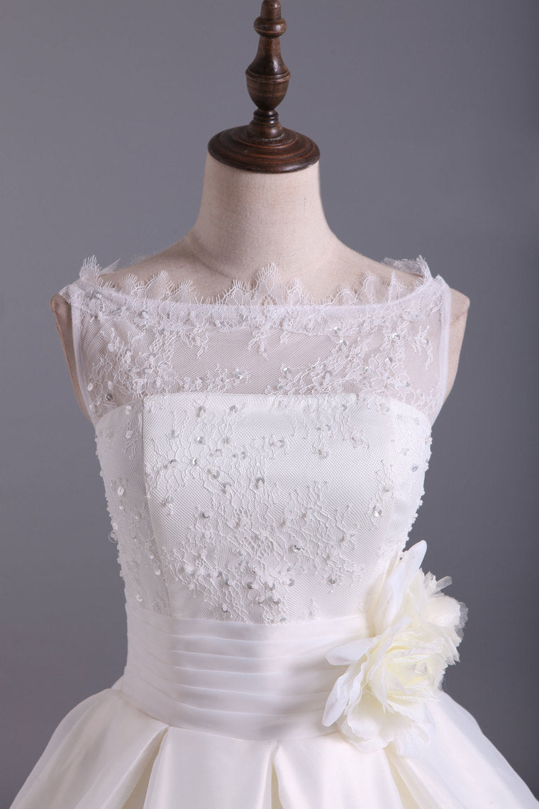 2022 Romantic Lace Bodice A Line Wedding Dress Pick Up Organza Skirt Cathedral Train With Flower