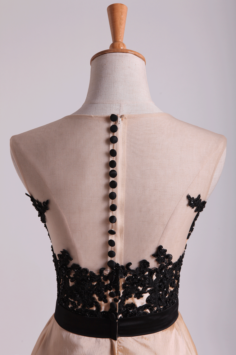 2022 Asymmetrical Bateau Prom Dresses Taffeta With Applique And Sash