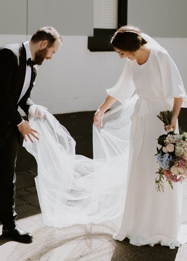 Simple Elegant Half Sleeves Crepe O-Neck White Wedding Dresses with Sash